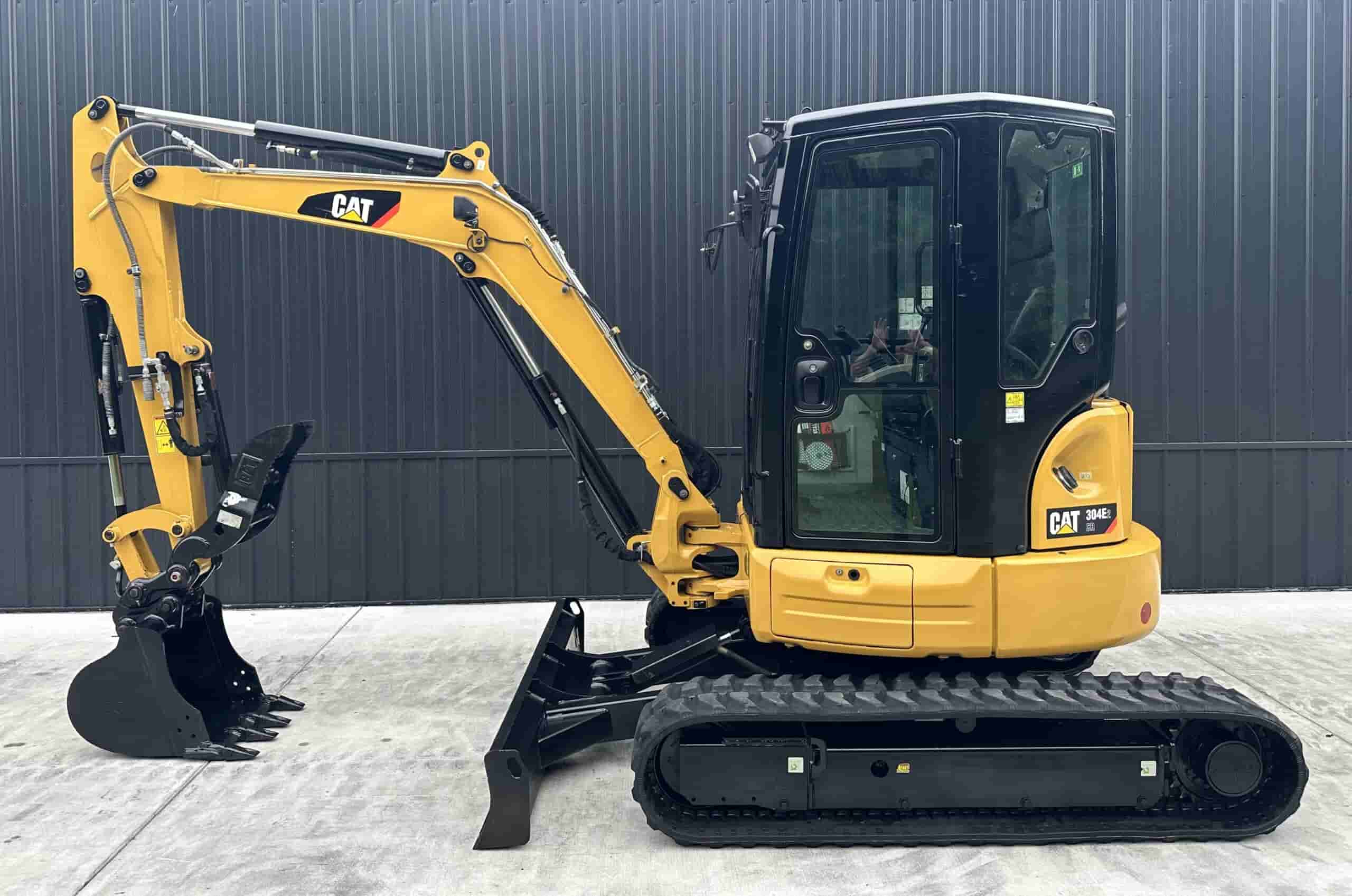 2018 CAT 304E2
